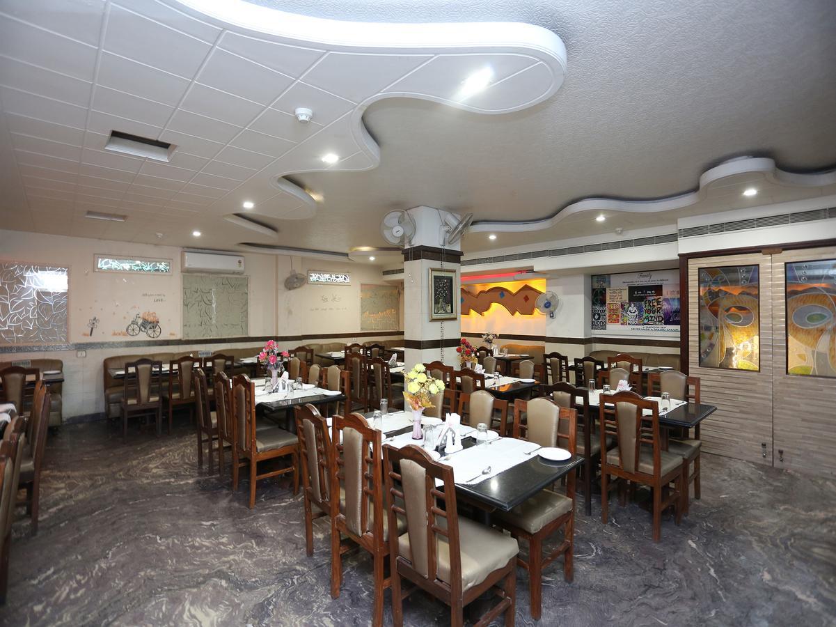 Hotel Moti Palace Агра Экстерьер фото